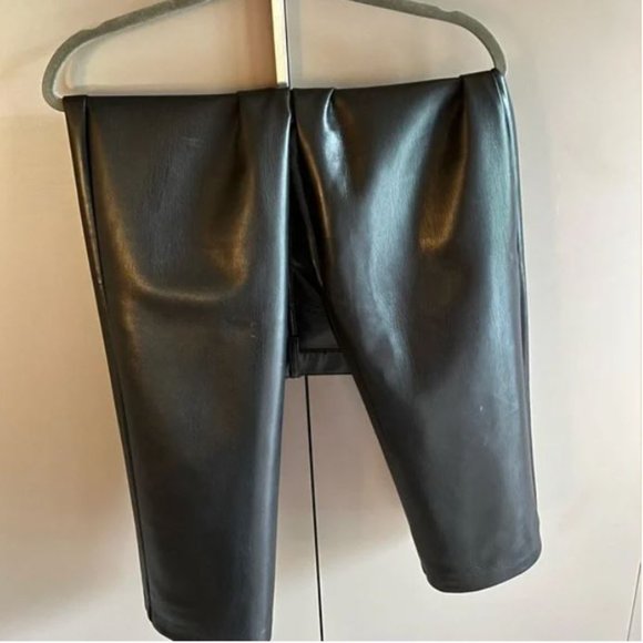 The Melina Cropped Pant - Black - Picture 2 of 5